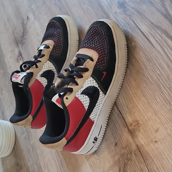 Air force 1's l 5.5Y l youth l red tan w black l sneaker l - Picture 4 of 14